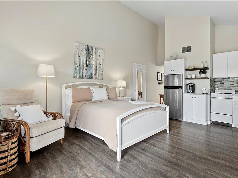 11863 Wimbledon Cir #540 — Photo 8