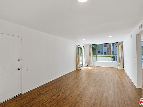 3rd image of 500 Evergreen St Unit 111
