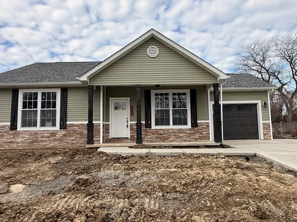 7456 Wilson Pl, Merrillville, IN 46410