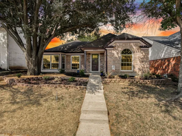 840 Chaparral Dr, Grand Prairie, TX 75052