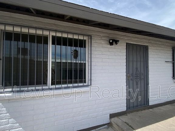2nd image of 1027 S Santa Rita Ave #1