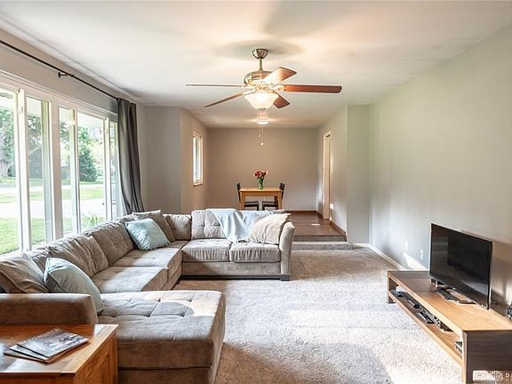 5th image of 2428 Periwinkle Dr