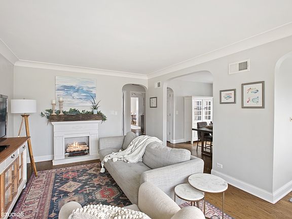 3rd image of 4245 N Parkside Ave