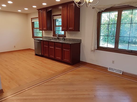 2nd image of 2080 La Vela Cir