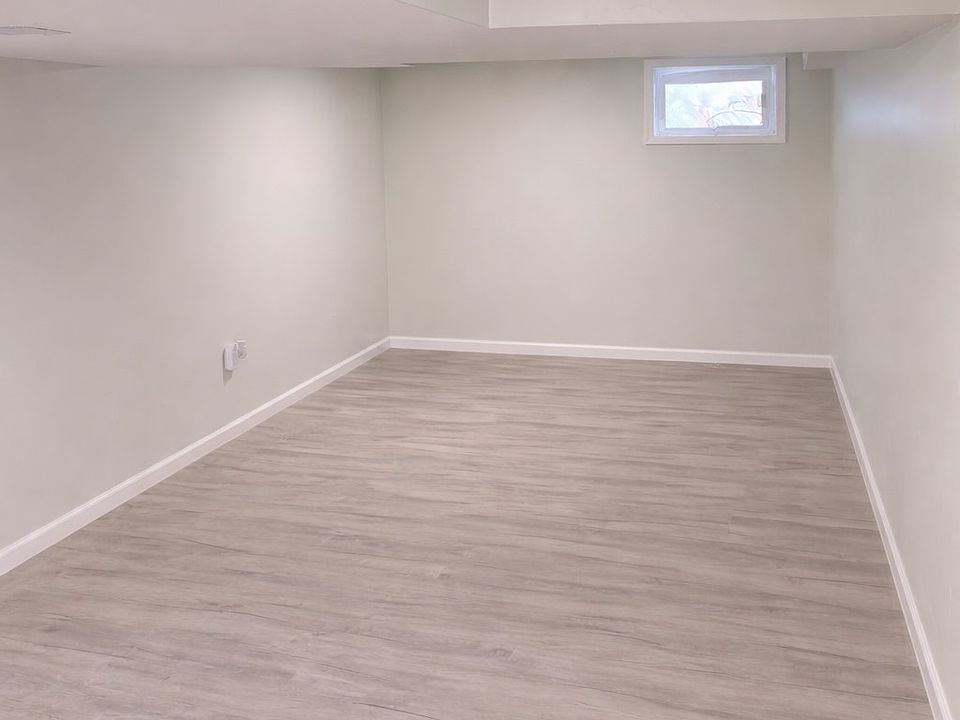 1st image of 33 Yale St Floor 1