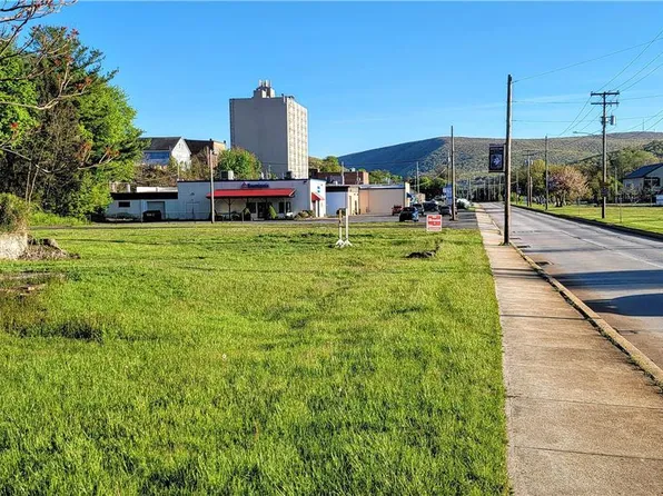 N Sgt Stanley Hoffman Blvd, Lehighton, PA 18235