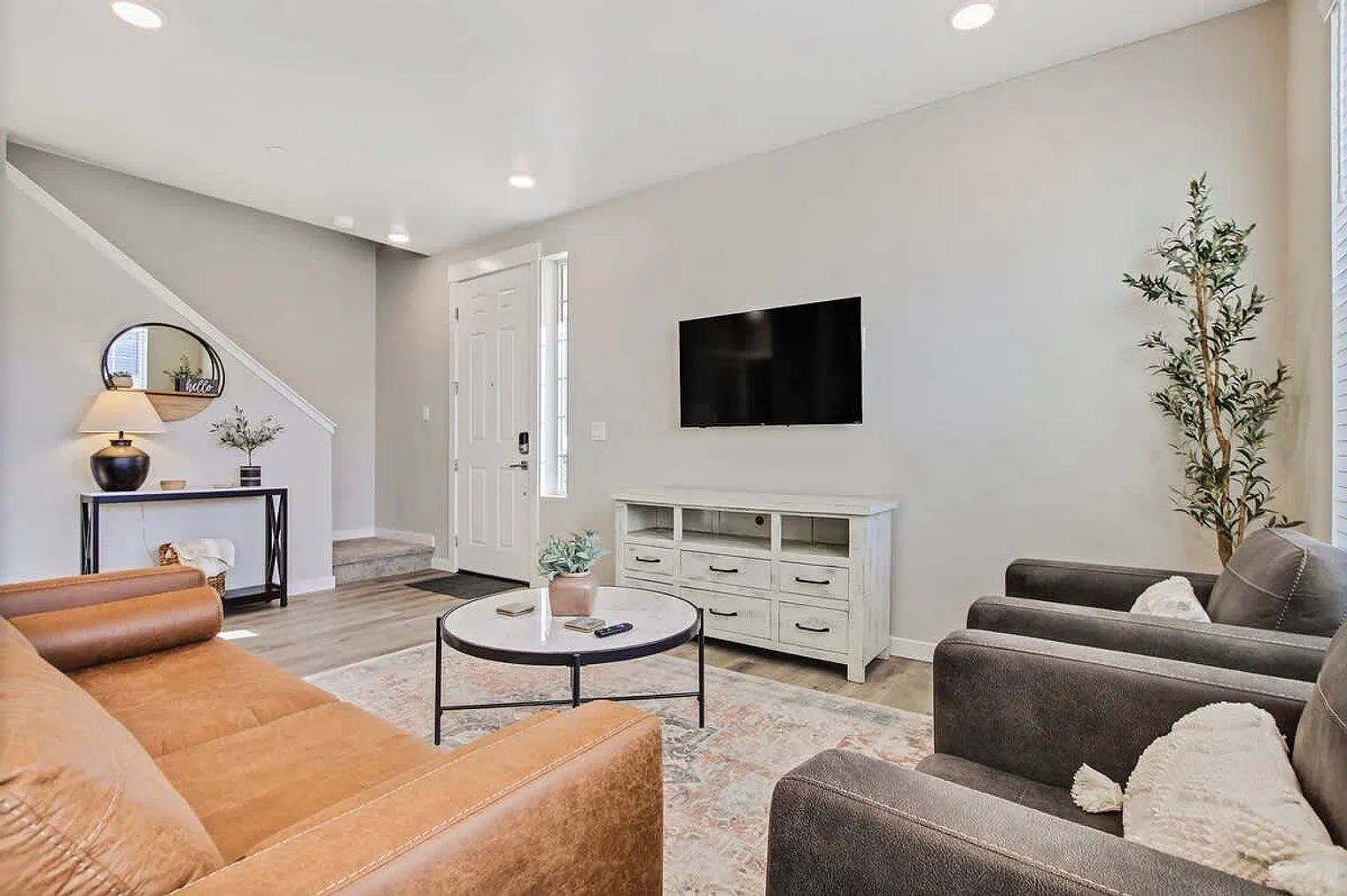 2 bed, 2.0 bath, $5,038 — Photo 4