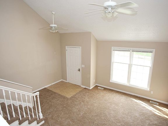 2nd image of 201 Lakeland Dr