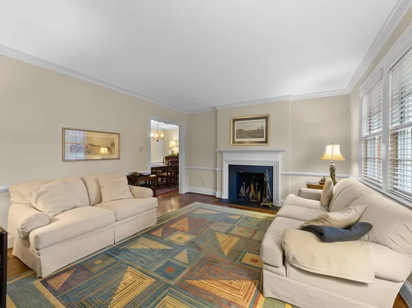 119 Montgomery St, Raleigh, NC 27607