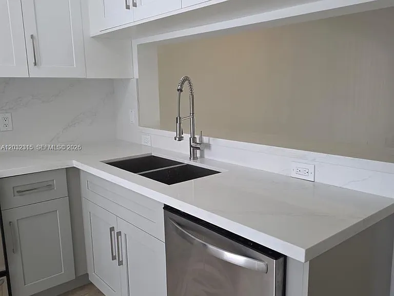 1 Simonton Cir #1 — Photo 11