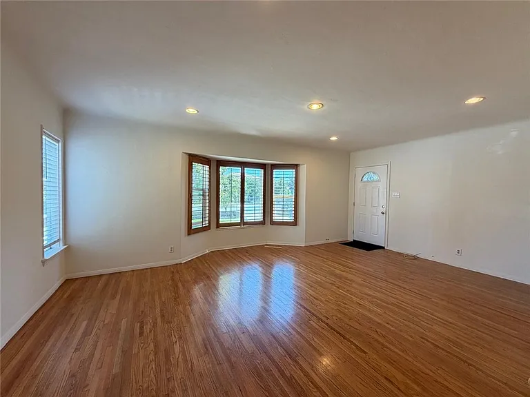 10623A Olive St — Photo 3