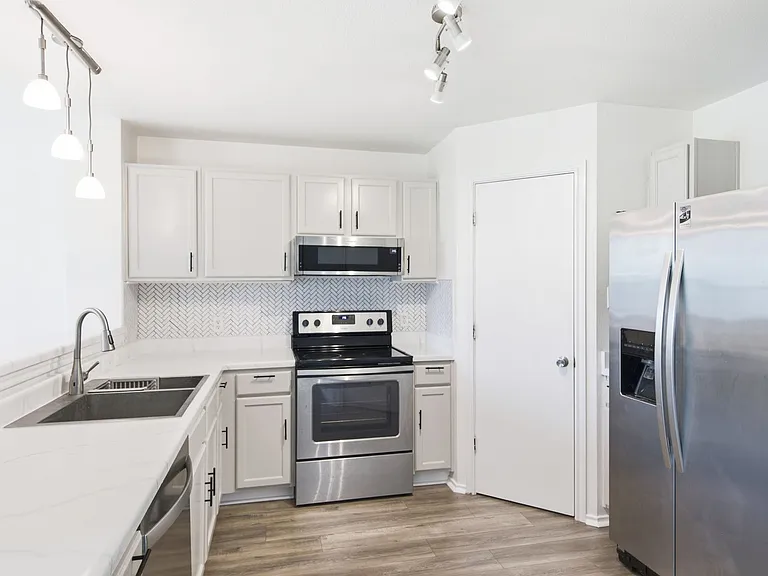 209 Rinehardt St — Photo 4