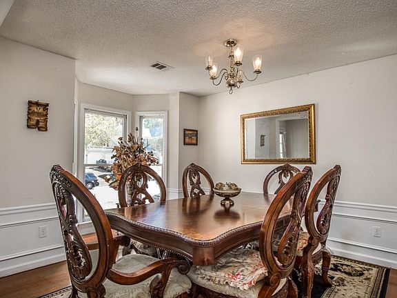5th image of 3035 Binghampton Ln