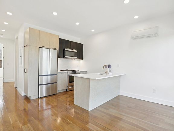 5th image of 250 Van Horne St Floor 3