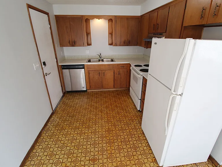 1223 E Nora Ave — Photo 15