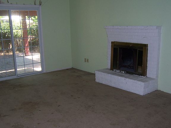 3rd image of 707 W Los Felis Ave