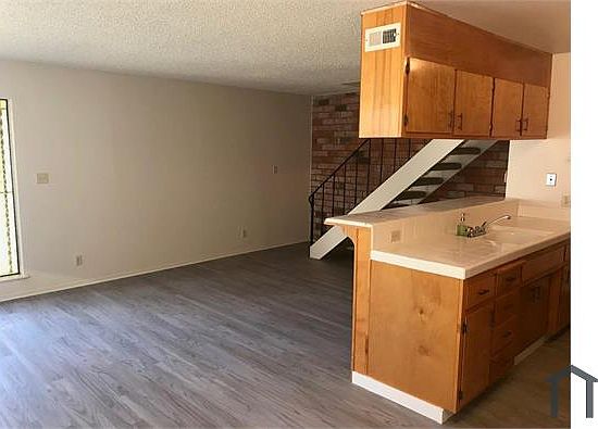 2nd image of 2937 Toyon Dr