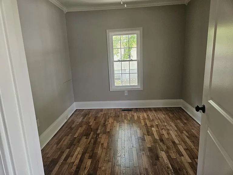 347 State St — Photo 15