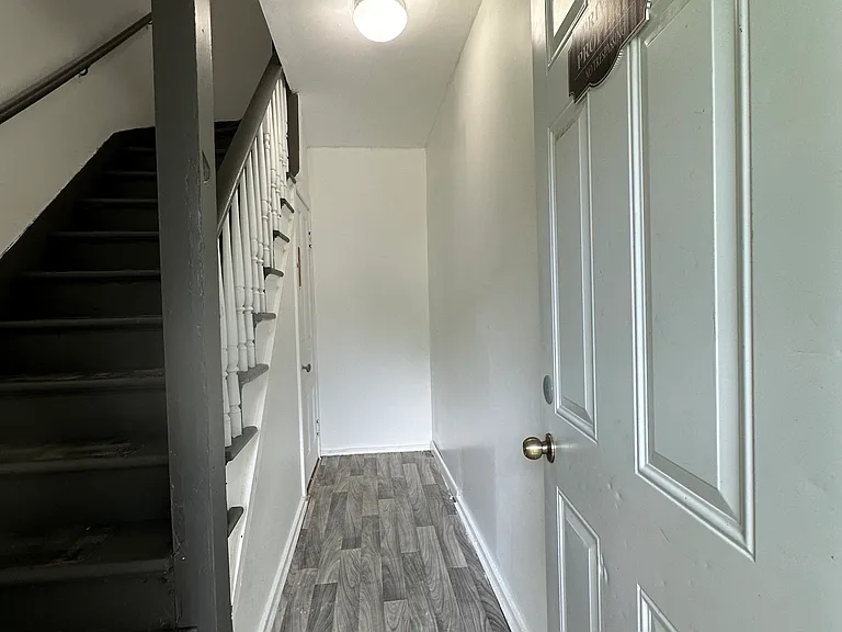 35 Maud St #2 — Photo 44