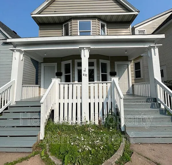 611 E 6th St #1 — Photo 13