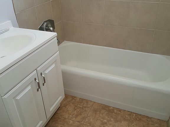 3rd image of 640 Coronado Ave