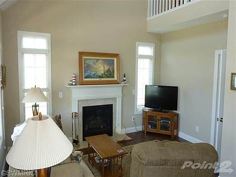3rd image of 39 Lincoln Ave #10