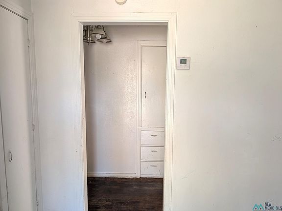 4th image of 832 E Canadian St