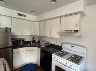 800 S 9th St #2R, Philadelphia, PA 19147