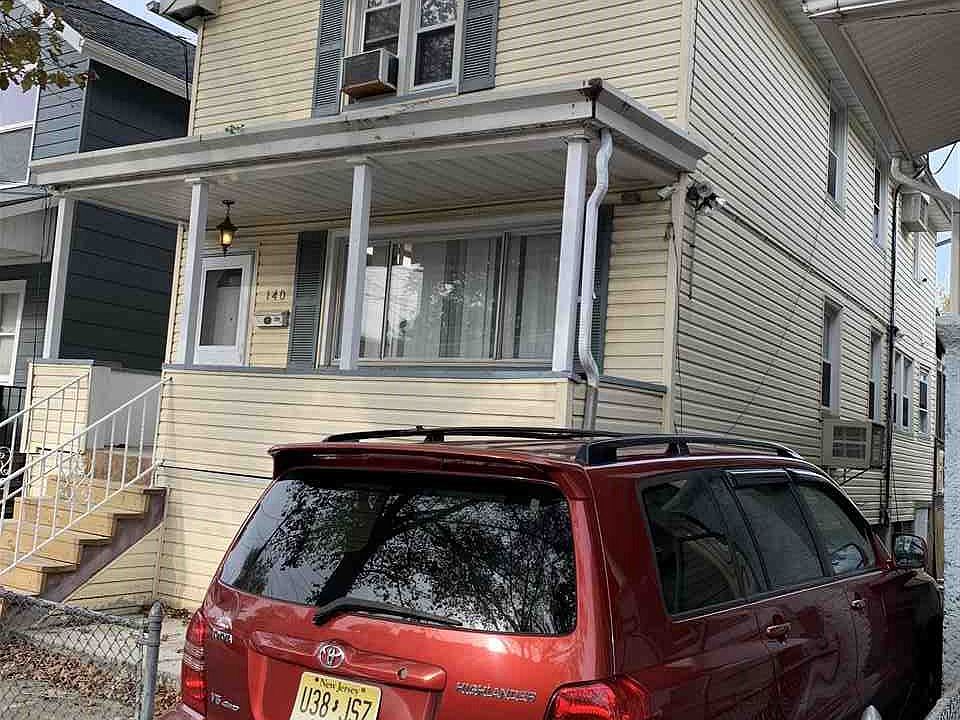 2nd image of 140 Boyd Ave