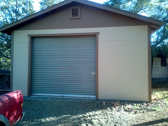 400 sq/ft garage