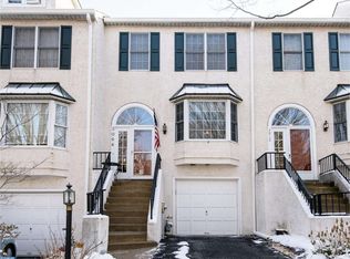 3064 Mitchell Ct, Lafayette Hill, PA 19444