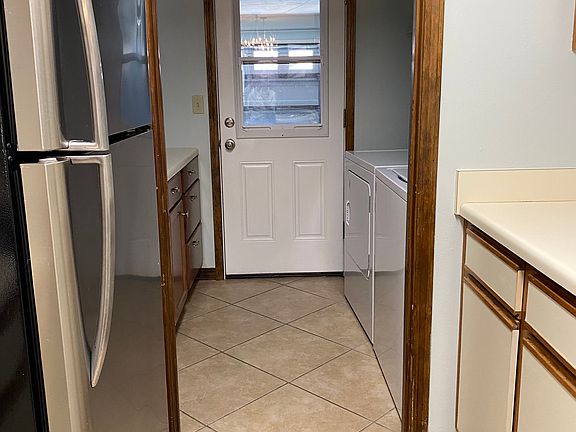 3rd image of 87 Hidden Cove Ct #87