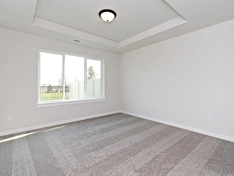 1761 E Hadler St — Photo 18