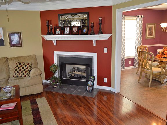 4th image of 101 Larkspur Ct