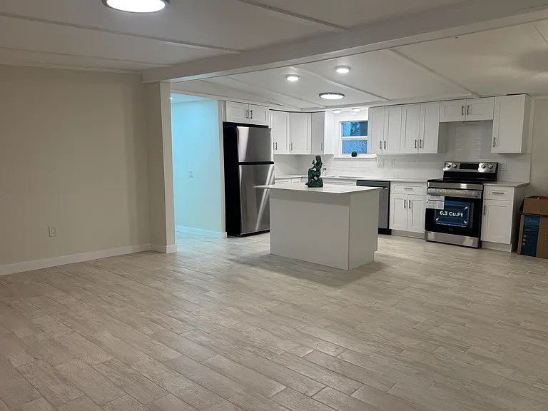 3860 Phoenix Dr — Photo 3