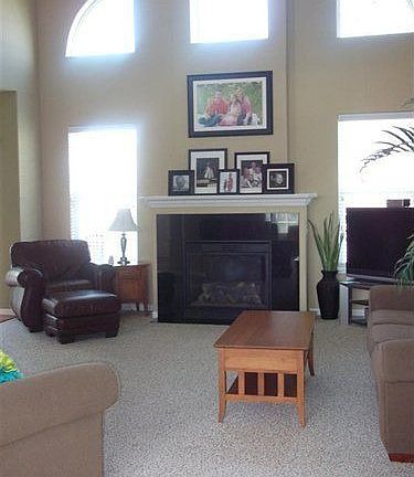 5th image of 9570 Shaker Ct