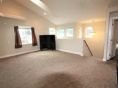 1326 Howard St — Photo 10