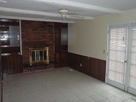 2nd image of 1925 Lakeaire Dr