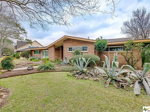 5th image of 4018 Martinshire Dr
