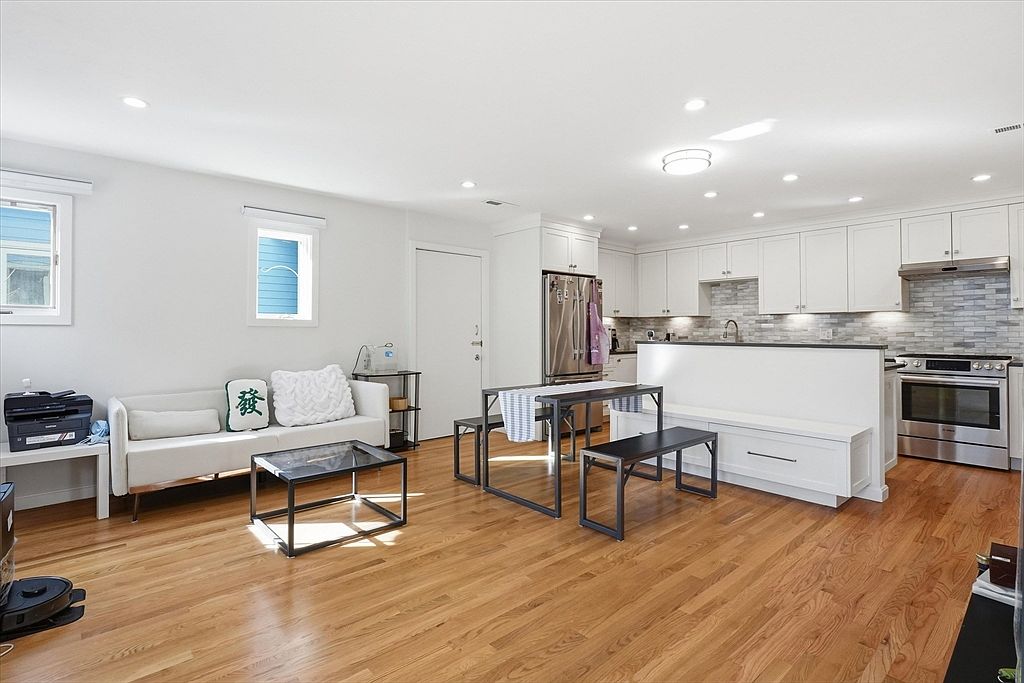 676 Huron Ave #44