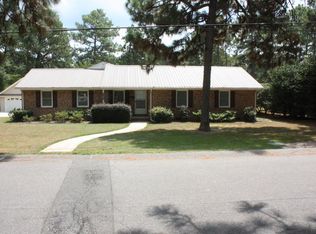 585 Fairway Dr, Southern Pines, NC 28387