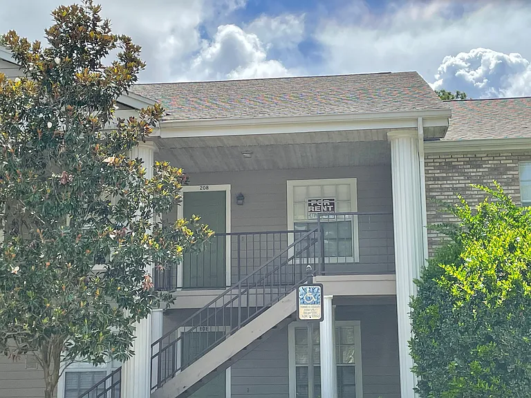 116 Reserve Cir #208 — Photo 1
