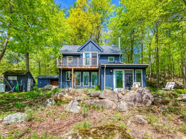 14 Catherine St, Saranac Lake, NY 12983