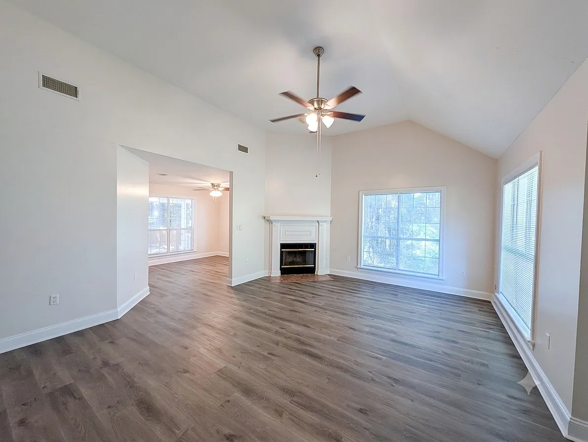 3 bed, 2054 sqft, $1,875 — Photo 3