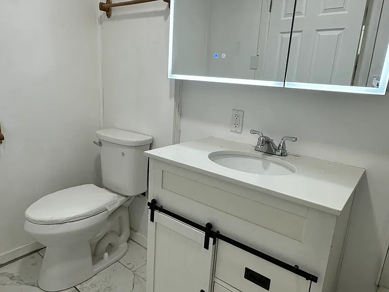 1246 Main St #5 — Photo 2