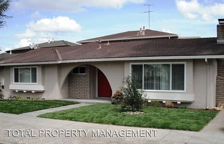 2nd image of 654 Pinewood Dr APT 1