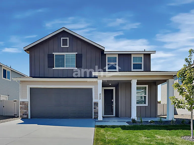 955 Moorside Ave — Photo 1