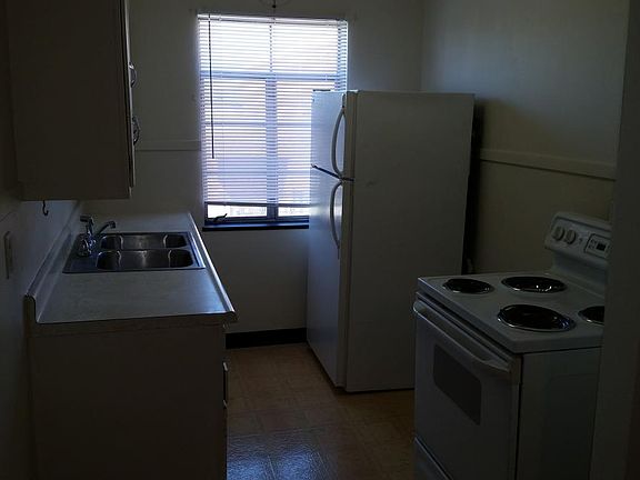 5th image of 826 Uhrig Ave