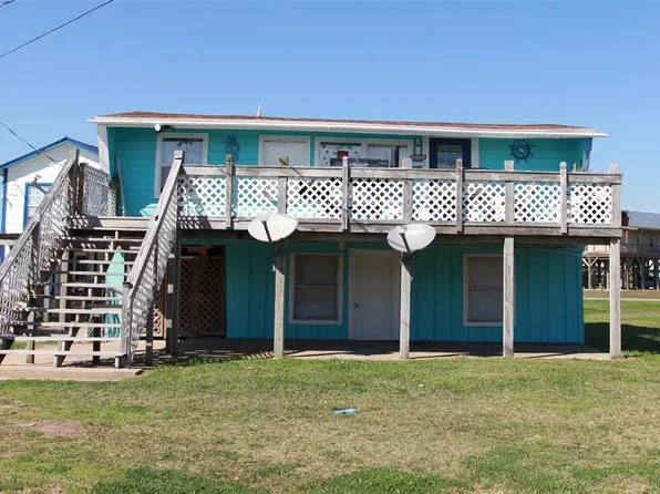 323 Texas St, Surfside Beach, TX 77541