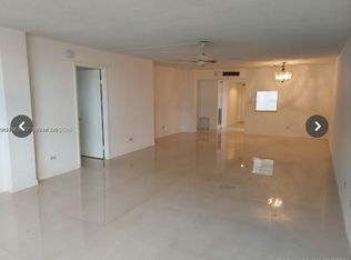 Royal Oaks Condo, Miami, FL 33179